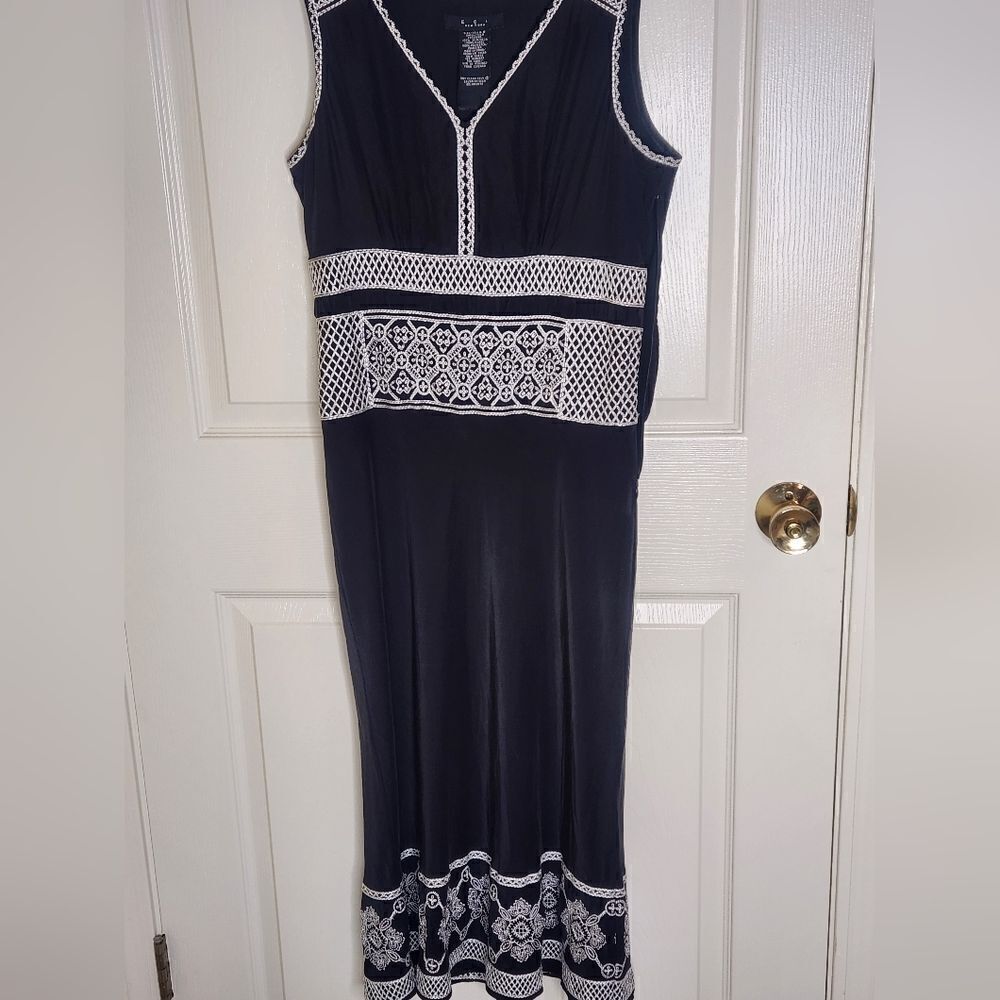ECI New York 6 Black Embroidered White 100% SILK Lined Women Cocktail Midi Dress
